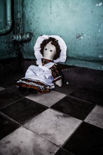 Doll / ***