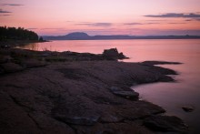 Night retreats / ***