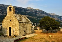 Church in the mountains / ***