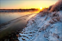 in the footsteps of dawn / ***
