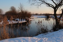 Across the river / ***
