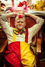 # Circus / ***