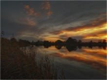 Über ... Sonnenuntergang, der Mond und die Vögel ... / ***