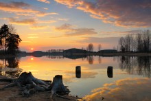Sunset on the lake / ***
