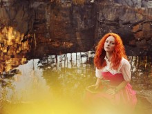 red hair / ***