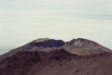 Above the clouds / ***