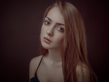  / ***
