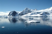 The charm of the icy expanse / ***