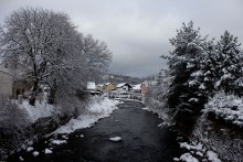River in winter / ...