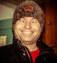 The man in the hat / ***