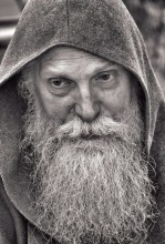 Elder / ***