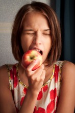 apple / ***