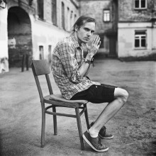Max (Porträt des kleinen Fingers und eine Hälfte) / ***
