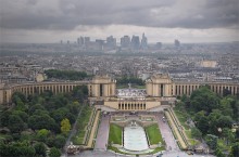In Paris regnet es / ***