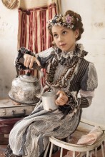 portrait of girl / ***