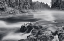 Night over the Karelian river / ***