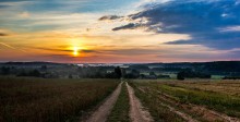 Sonnenaufgang im Dorf / ***