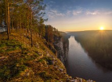 Sunrise on the river Ai / ***