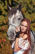 Mädchen und Pferd / ***