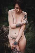  / ***
