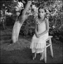 Portrait of Pauline in a white dress / ***