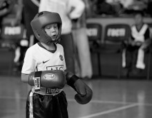 Gerade jetzt, wacht er auf und kann alle zu kämpfen ... / ***