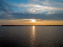 Sunset on the Onega / ***