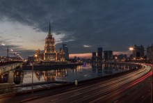 Moscow at sunset / ***