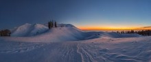 Snowy twilight. / ***