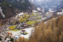 The town in the valley / ***