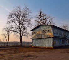 damned old house / ***