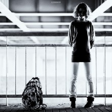 Under thr bridge / ***