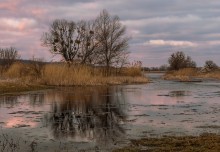 March spills .. / ...