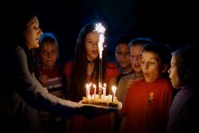 Birthday / ISO800, 1/200, 1.8