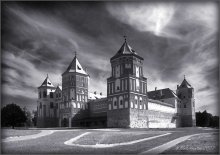Mir Castle / ***