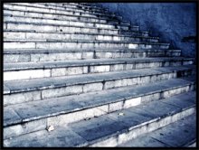 endless footsteps / ***