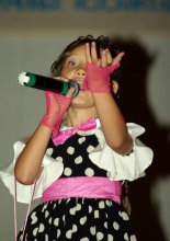 Young singer / ***