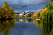 The city, the birthplace of Autumn Rain / ***