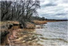Overcast / ***
