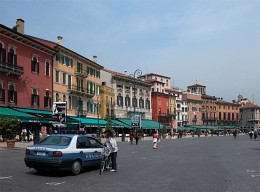 Verona. / [img]http://img-9.photosight.ru/d39/5877304_large.jpg[/img]
