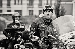 Über Biker / ***