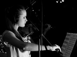Silence in the studio! Record. / ***