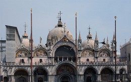 San Marco. / [img]http://img-b.photosight.ru/382/5887815_large.jpg[/img]
[img]http://rasfokus.ru/upload/comments/644dc88386a54710753b7405be10226f.jpg[/img]
[img]http://rasfokus.ru/upload/comments/e6ae30ee6da4abc186754facaa88aed5.jpg[/img]
