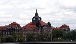 Dresden. / [img]http://rasfokus.ru/upload/comments/a4503f2955d4573de3aaddf3c1f3cf41.jpg[/img]
[img]http://rasfokus.ru/upload/comments/890c92d86266e7cfc8b8148ffa00d48f.jpg[/img]
