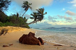 La Digue / ***