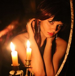 Looking glass / ***