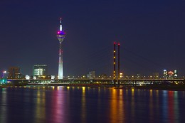 Dusseldorf, night / ***