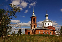 The village Luchinskoye Church of St. Nicholas of Myra / ***