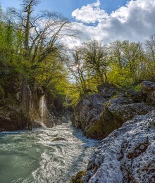 Spring River. / ***