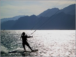 Kitesurfing in the desert 2 / ***
